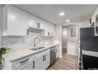 Photo #6: 4049007 Listing