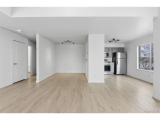 Photo #2: 4049605 Listing