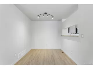 Photo #5: 4049605 Listing