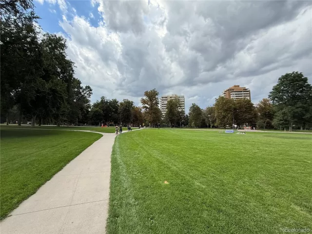 MLS: 4054118 Condo For Sale