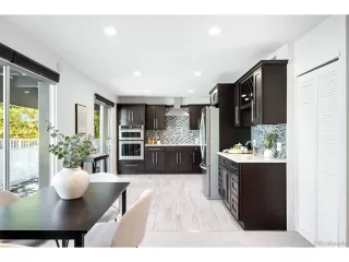 Photo #5: 4054118 Listing