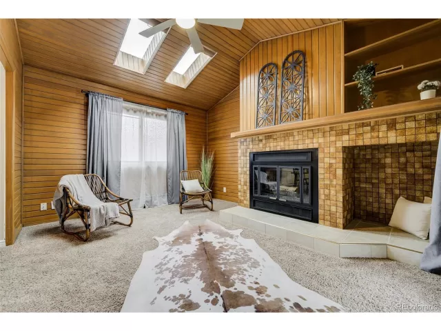 MLS: 4055008 Condo For Sale