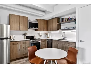 Photo #6: 4055652 Listing