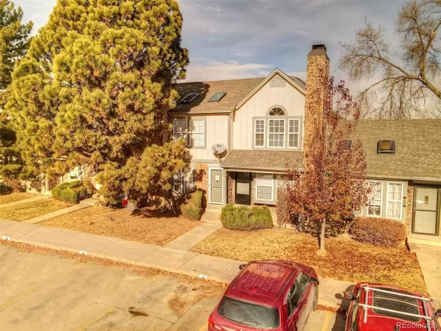 MLS: 4056853 Condo For Sale