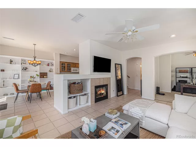 MLS: 4059255 Condo For Sale