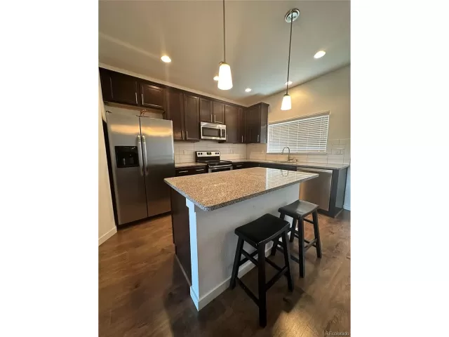 MLS: 4059802 Condo For Sale