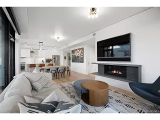 Photo #2: 4060431 Listing