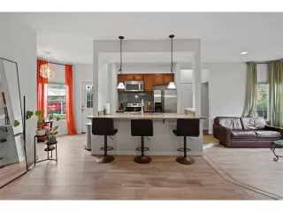 Photo #2: 4060607 Listing