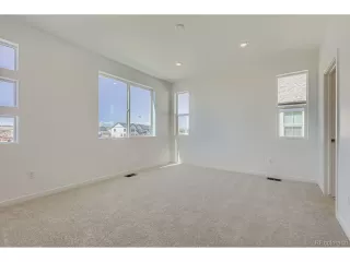 Photo #5: 4061350 Listing