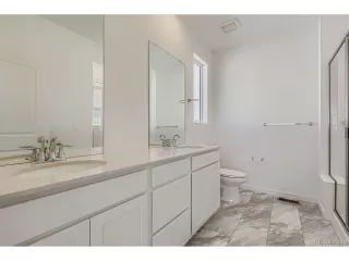 Photo #6: 4061350 Listing