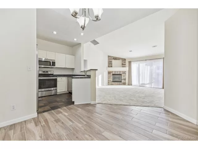 MLS: 4061407 Condo For Sale