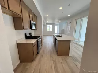 Photo #4: 4062163 Listing