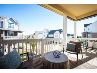 Photo #5: 4063947 Listing