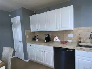 Photo #4: 4064188 Listing