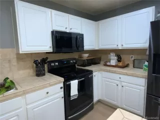 Photo #5: 4064188 Listing