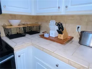 Photo #6: 4064188 Listing