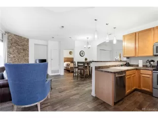 Photo #5: 4065114 Listing