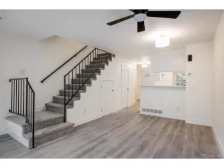 Photo #6: 4066946 Listing