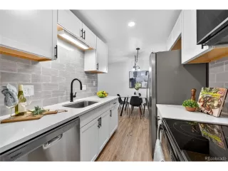 Photo #2: 4068219 Listing 