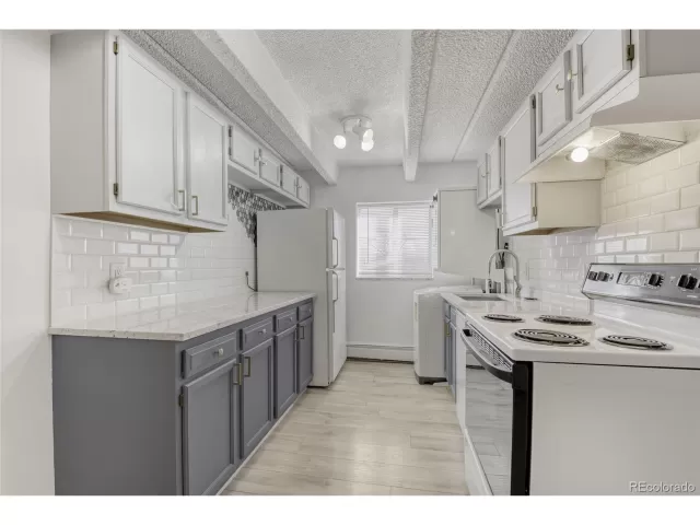 MLS: 4069357 Condo For Sale