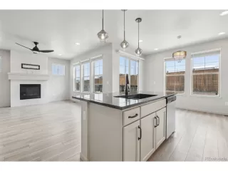 Photo #5: 4071799 Listing