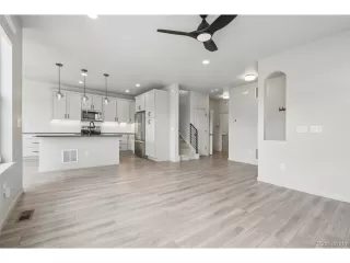 Photo #6: 4071799 Listing