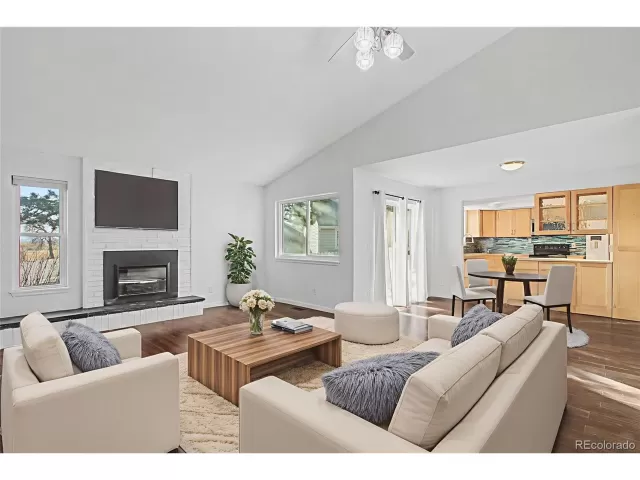 MLS: 4072489 Condo For Sale