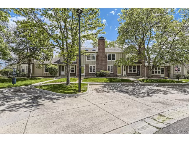 MLS: 4075398 Condo For Sale