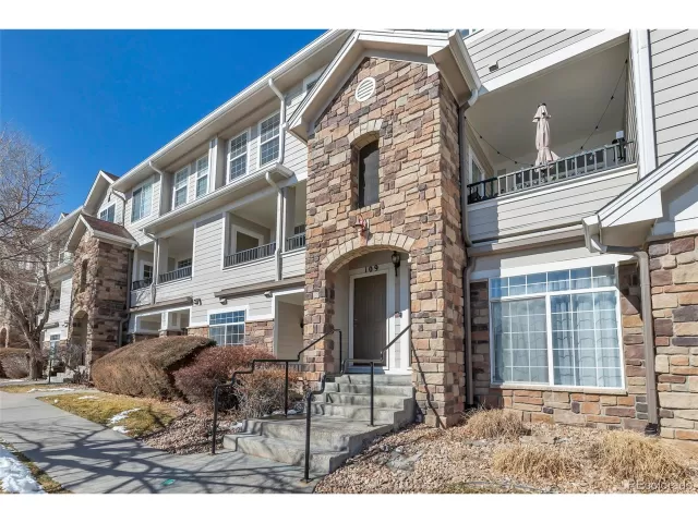 MLS: 4075553 Condo For Sale