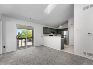 Photo #2: 4076019 Listing 