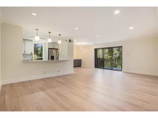 Photo #5: 4076435 Listing