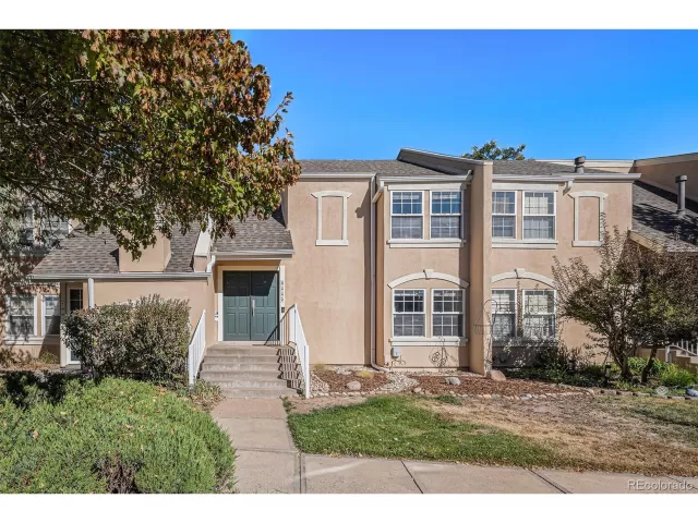 MLS: 4078247 Condo For Sale