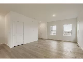 Photo #3: 4078909 Listing 