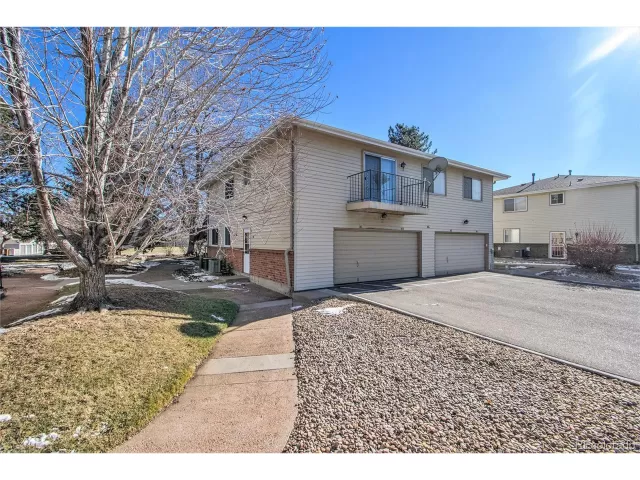 MLS: 4080002 Condo For Sale