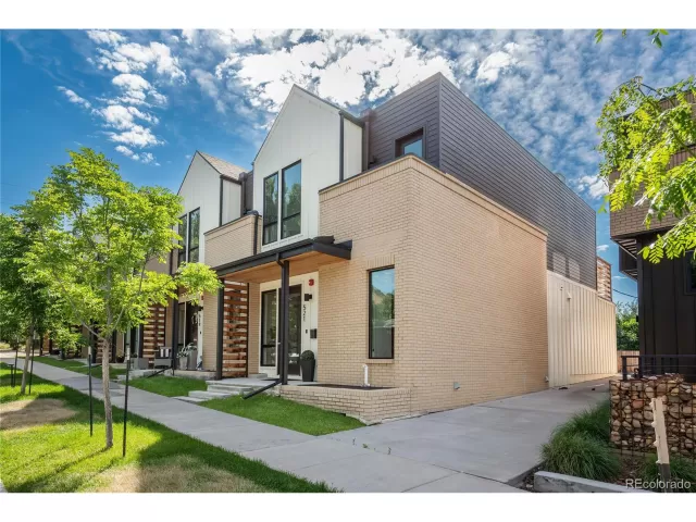 MLS: 4082146 Condo For Sale