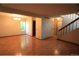 Photo #6: 4084257 Listing