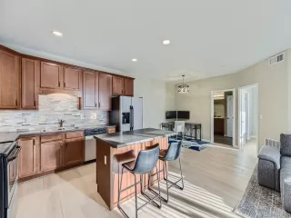 Photo #5: 4084856 Listing 