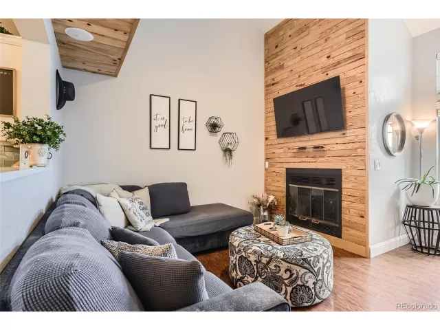 MLS: 4085455 Condo For Sale