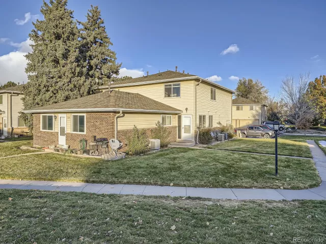 MLS: 4089219 Condo For Sale