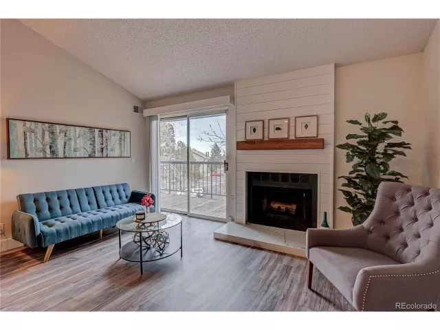 MLS: 4089522 Condo For Sale