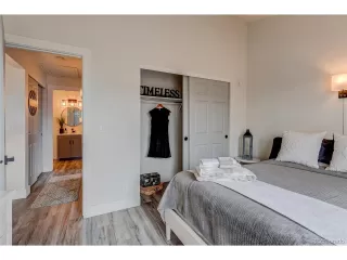 Photo #5: 4089522 Listing 