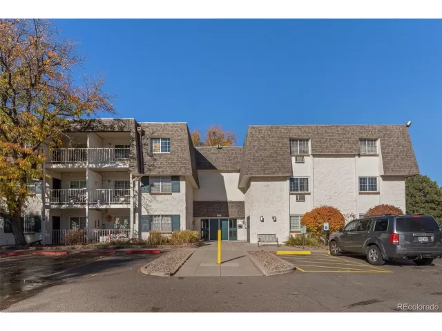 MLS: 4089695 Condo For Sale