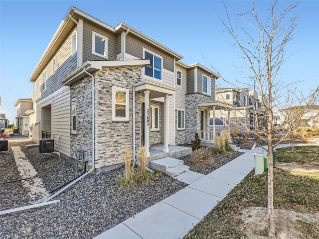 MLS: 4090632 Condo For Sale