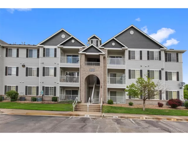 MLS: 4095758 Condo For Sale