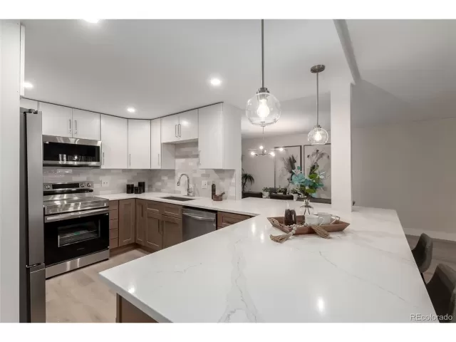 MLS: 4096816 Condo For Sale