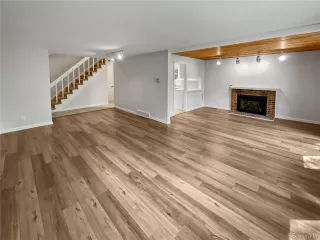 Photo #4: 4096828 Listing