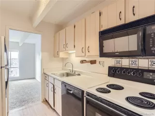 Photo #4: 4099195 Listing 