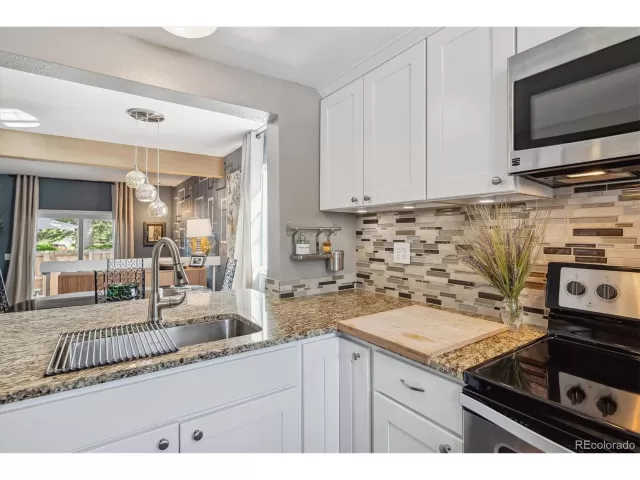 MLS: 4100213 Condo For Sale