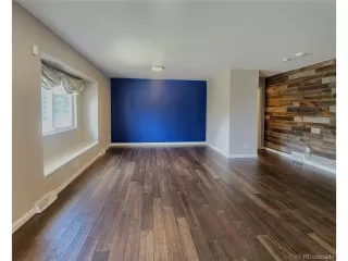 Photo #4: 4102226 Listing