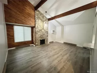 Photo #3: 4104005 Listing